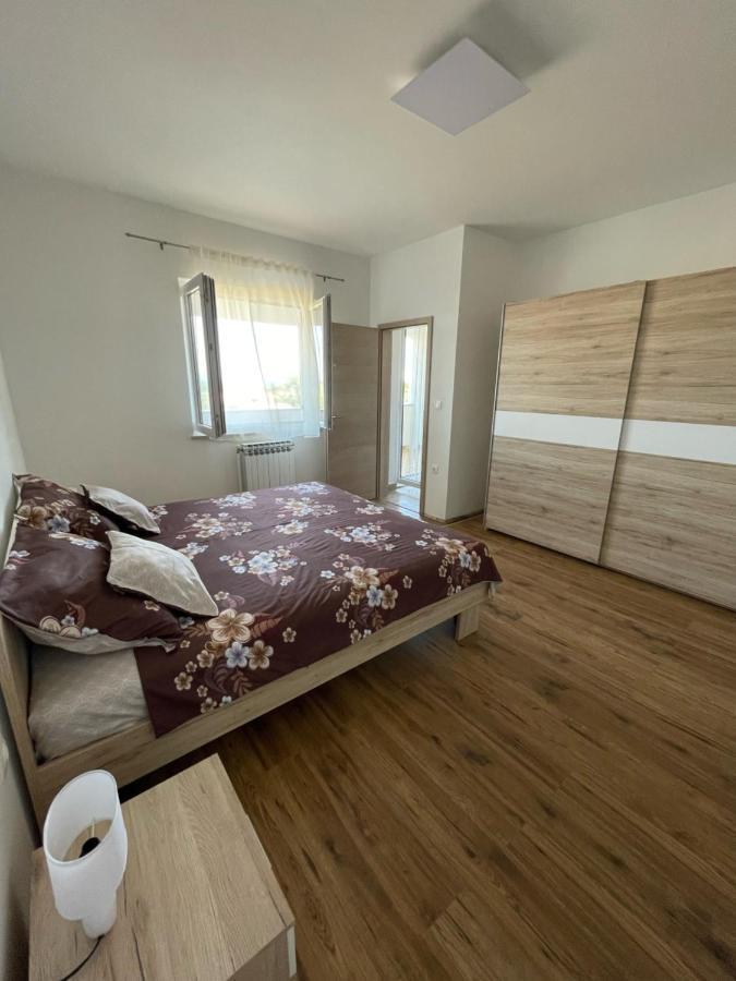 Apartman Varea Ližnjan Eksteriør bilde